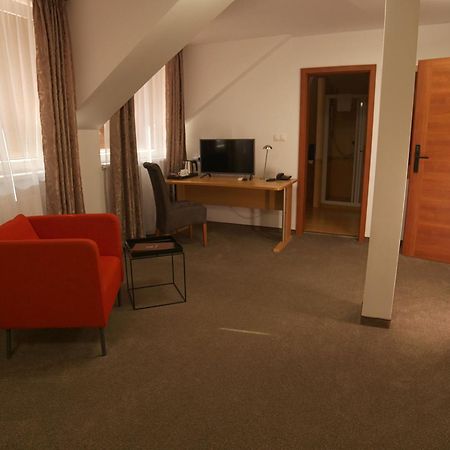 Hotel Novy Kastiel - Self Check-In Topoľčany Eksteriør bilde