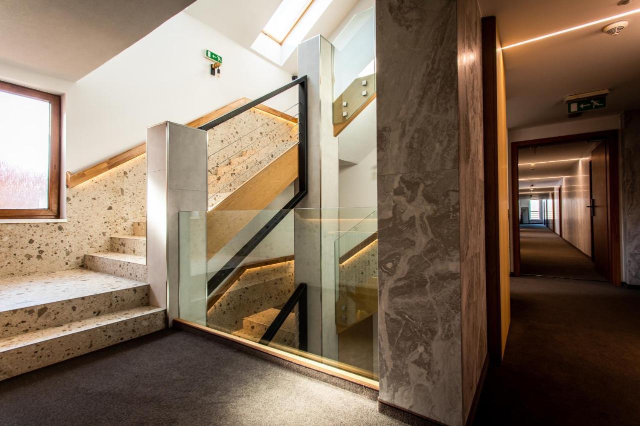 Hotel Novy Kastiel - Self Check-In Topoľčany Eksteriør bilde