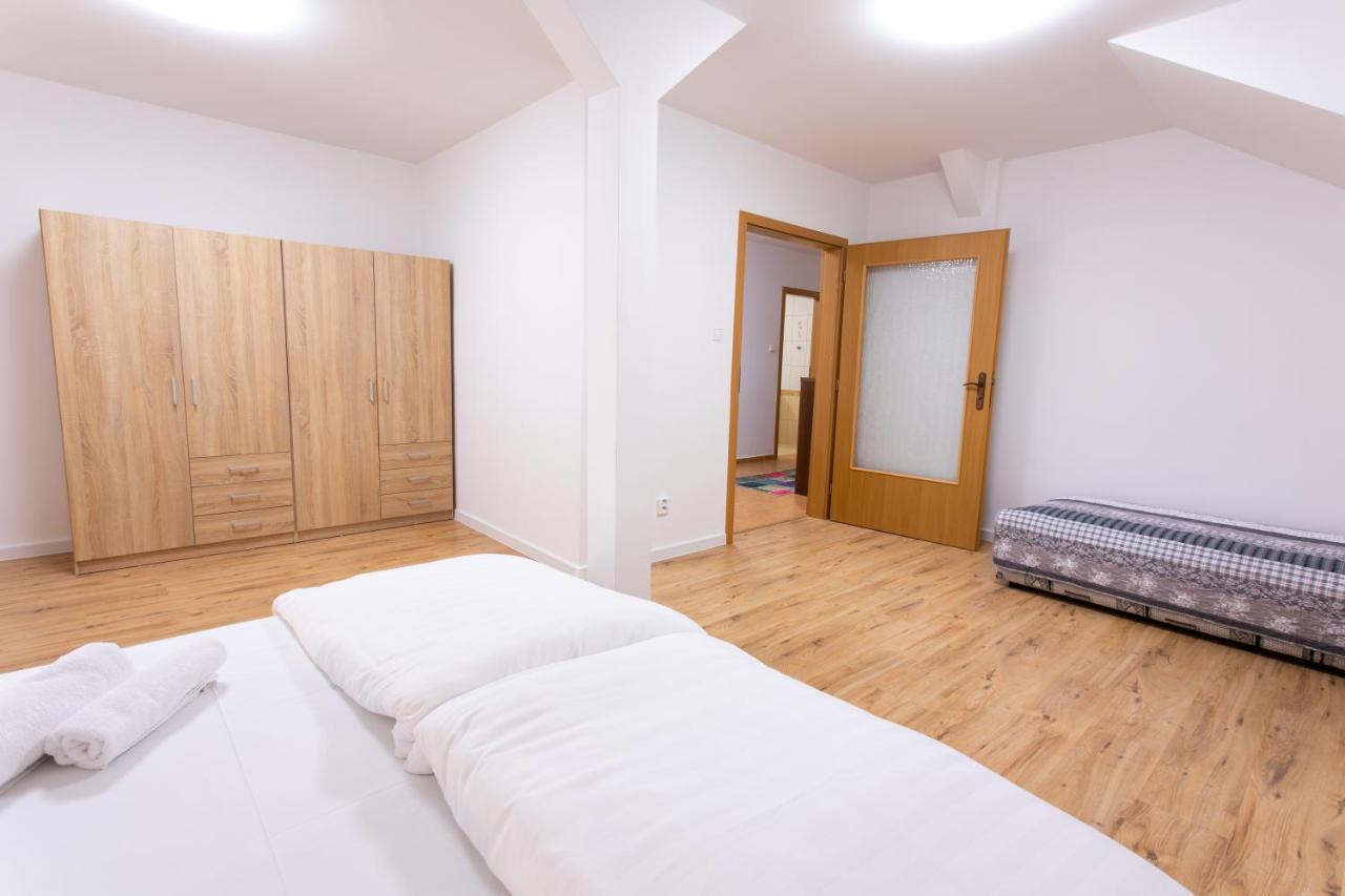 Hotel Novy Kastiel - Self Check-In Topoľčany Eksteriør bilde