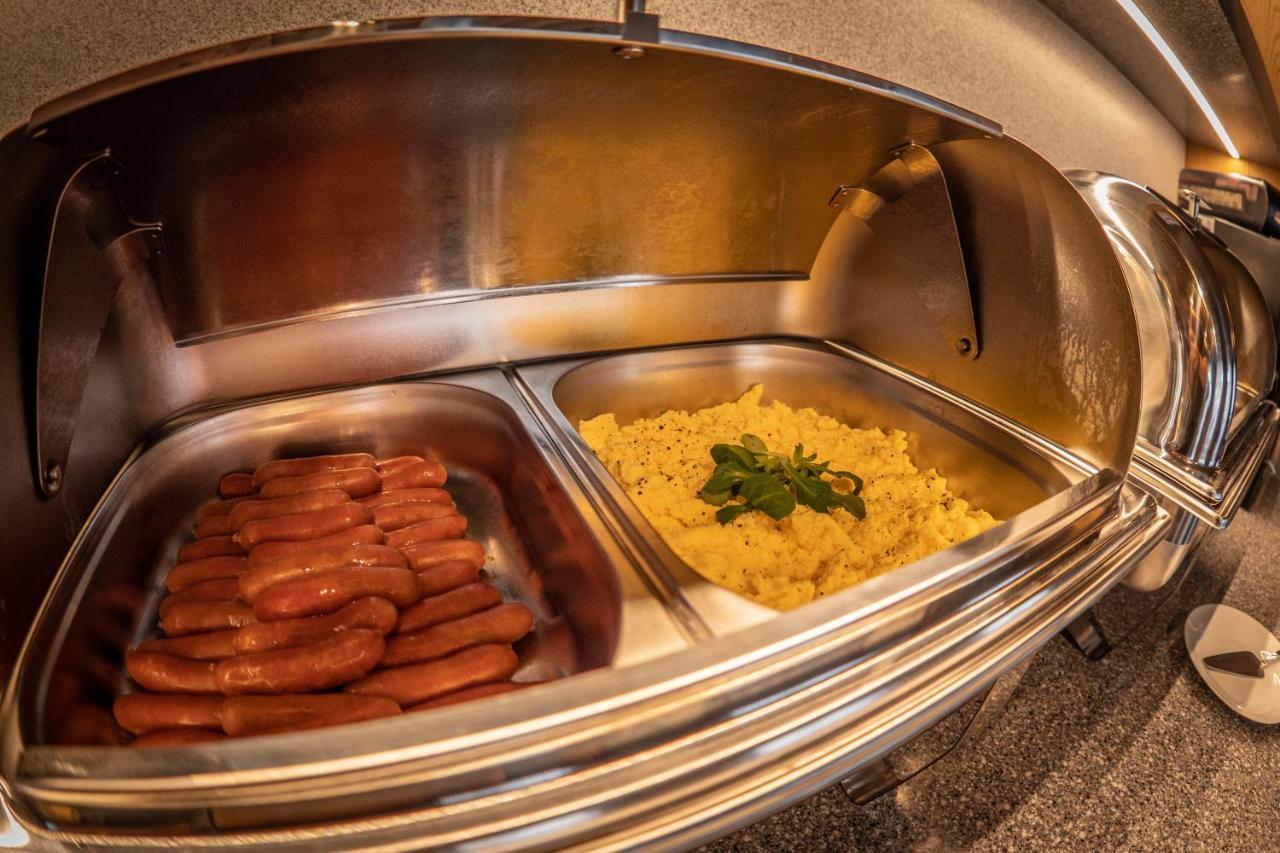 Hotel Novy Kastiel - Self Check-In Topoľčany Eksteriør bilde