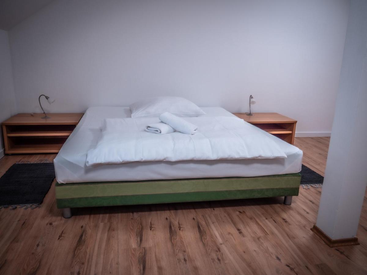Hotel Novy Kastiel - Self Check-In Topoľčany Eksteriør bilde