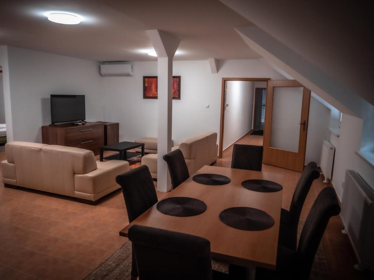 Hotel Novy Kastiel - Self Check-In Topoľčany Eksteriør bilde